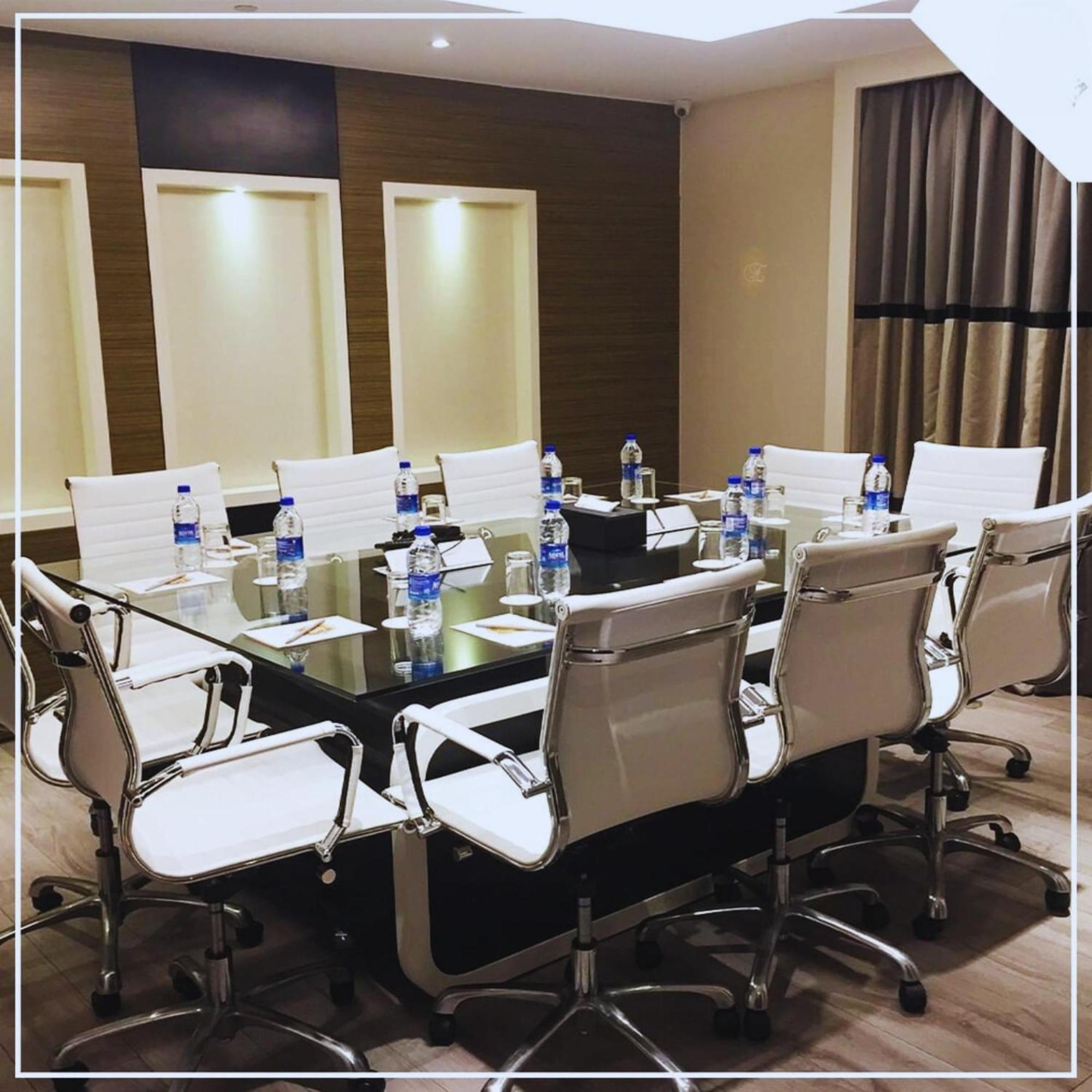 The Empresa Hotel Mumbai Dış mekan fotoğraf